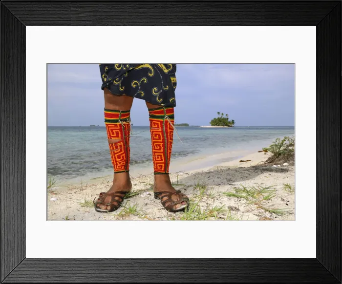 Framed Print : Kuna Indian woman on Isla Perros, Island, Indigenous