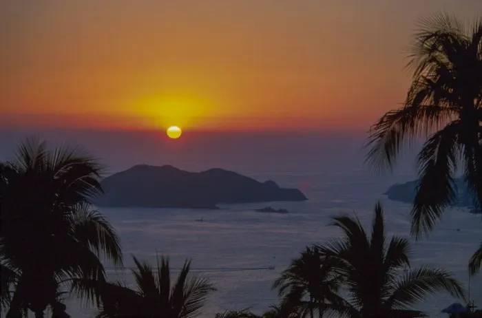 Framed Print : Acapulco. Mexico; Pacific Coast; Guerrero; Bahia de Acapulco; sunset