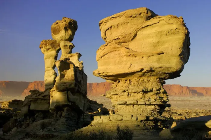 Framed Print : Canyon. Submarino, Pillar Rocks, Parque Ischigualasto