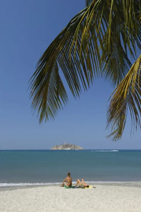 Framed Print : Columbia. South America, Caribbean, Colombia, Department Magdalena, Santa Marta, beach