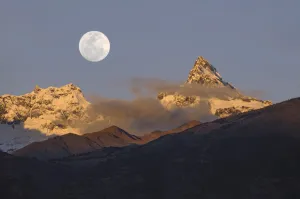 Moon Prints: El Altar